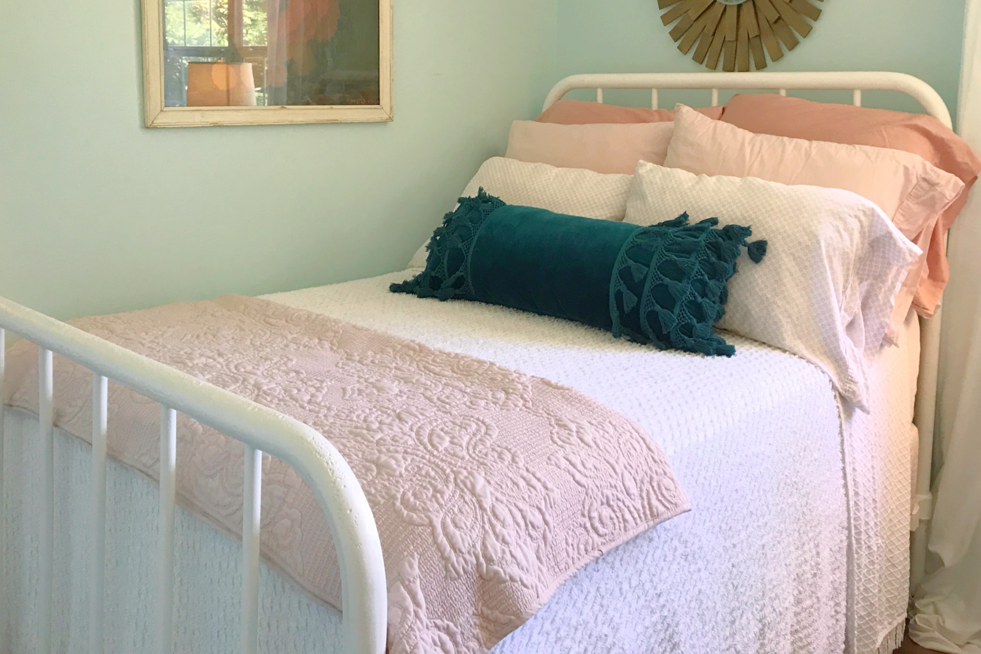 5 Easy Steps to Freshen a Mattress Naturally